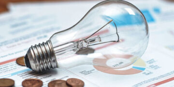 Electricity prices for May from PPC – How the green, blue, and yellow tariffs are trending