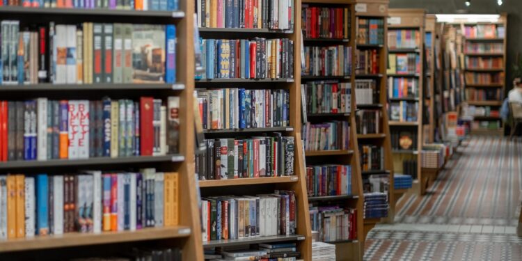 Βιβλιοπωλεία έλαβαν κατάλογο βιβλίων που πρέπει να καταστρέψουν