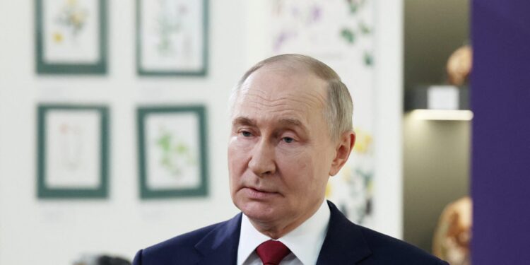 «Scripta manent»: Ο Πούτιν θέλει γραπτή δέσμευση για ΝΑΤΟ και κυρώσεις