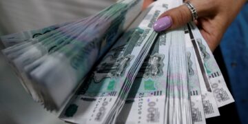 Τι το ωθεί σε υψηλά 2ετίας έναντι του δολαρίου