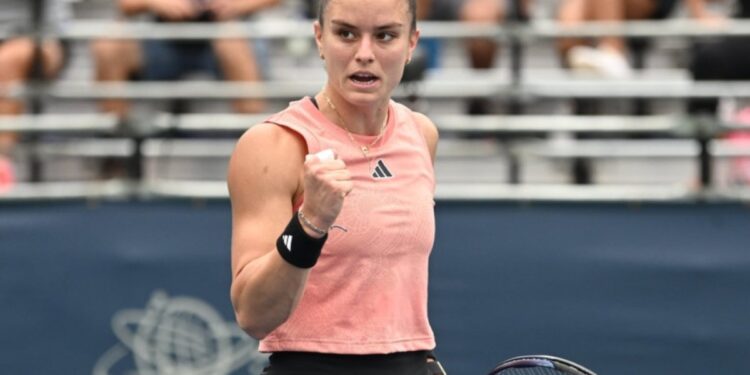Νίκησε με ανατροπή την Μάγια Χβαλίνσκα και πέρασε στο κυρίως ταμπλό του τουρνουά της Ρώμης