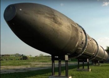 Η Ρωσία έτοιμη να εκτοξεύσει, νύχτα, διηπειρωτικό πύραυλο RS-24