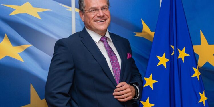 Επικοινωνία Σέφκοβιτς – Λούτνικ για τους δασμούς: «Παραμένουμε σε συνεχή επαφή»