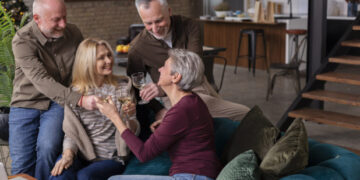 Τα 8 χαρακτηριστικά των ανδρών που προτιμούν να περνούν χρόνο με την οικογένειά τους, παρά να βγαίνουν έξω με φίλους