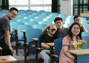 ΗΠΑ: Ανακαλούν «επιθετικά» τις βίζες Κινέζων φοιτητών με πρόσχημα την ασφάλεια