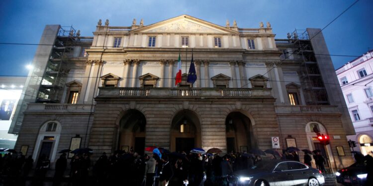 Η όπερα «La Scala» του Μιλάνου απέλυσε ταξιθέτρια που φώναζε «Λευτεριά στην Παλαιστίνη» σε γκαλά