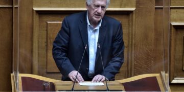 Αποτελεί επίσημη θέση του ΠΑΣΟΚ η κατάργηση της μονιμότητας των δημοσίων υπαλλήλων;