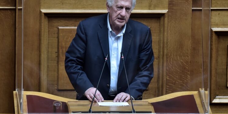 Αποτελεί επίσημη θέση του ΠΑΣΟΚ η κατάργηση της μονιμότητας των δημοσίων υπαλλήλων;