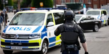 Ο ύποπτος που συνελήφθη για κατασκοπεία είναι υψηλόβαθμος Σουηδός διπλωμάτης, μετέδωσε η κρατική τηλεόραση