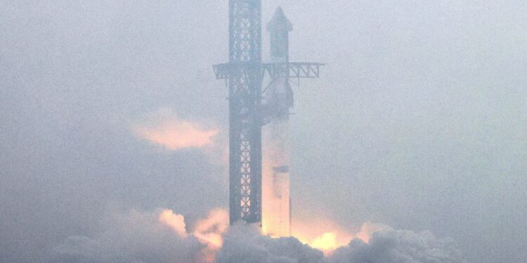 Εξερράγη (ξανά) το διαστημόπλοιο με το οποίο ο Μασκ θέλει να στείλει ανθρώπους στον Άρη (βίντεο)