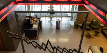 Γιατί η Austriacard κάνει βουτιά άνω του -5%