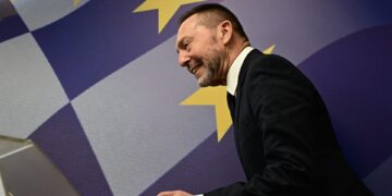 Το ευρώ θα μπορούσε να καταστεί το αντίπαλο δεος του δολαρίου