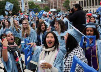 «Κομμουνιστικό κίνδυνο» από τους Κινέζους φοιτητές βλέπει η κυβέρνηση Τραμπ και ανακαλεί τις βίζες