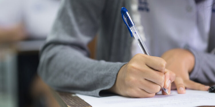 Αιφνιδιαστικός έλεγχος της Επιτροπής Ανταγωνισμού σε επιχείρηση με φροντιστήρια