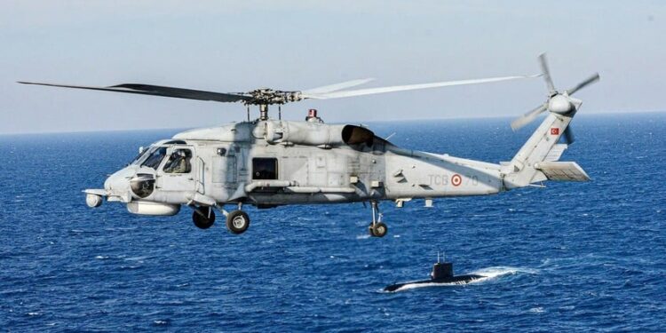 Αναγκαστική προσθαλάσσωση ελικοπτέρου του Πολεμικού Ναυτικού