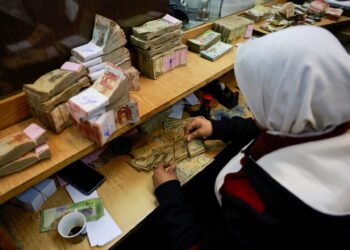 Η Συρία σχεδιάζει να εκτυπώσει νόμισμα στα ΗΑΕ και τη Γερμανία, τερματίζοντας τον ρόλο της Ρωσίας