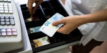 Λιανεμπόριο: Στα 16,2 δισ. ο τζίρος των επιχειρήσεων το α’ τρίμηνο