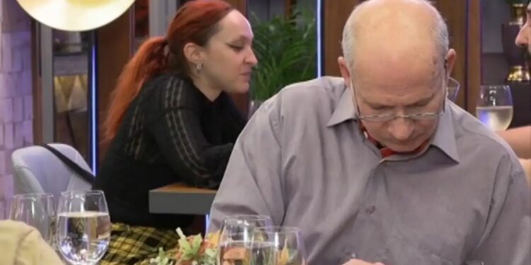 First Dates: Βγήκε ραντεβού και έβλεπε… τον Ολυμπιακό – «Βγαίνουμε και Champions League του χρόνου»