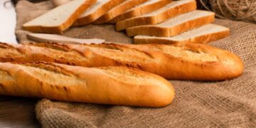 Ψωμί: Το έξυπνο κόλπο αποθήκευσης με 1 λαχανικό για να μην μουχλιάσει