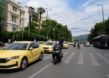 Ουδέποτε υπήρξε συμφωνία για ταξί στις λεωφορειολωρίδες