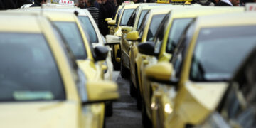 Τρίωρη στάση εργασίας των ταξί την Πέμπτη στον χώρο του Διεθνούς Αερολιμένα