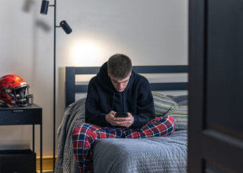 Τα 7 ανεπαίσθητα σημάδια που μαρτυρούν ότι ένας άνδρας δεν είναι καλά, ακόμη και αν προσπαθεί να το κρύψει