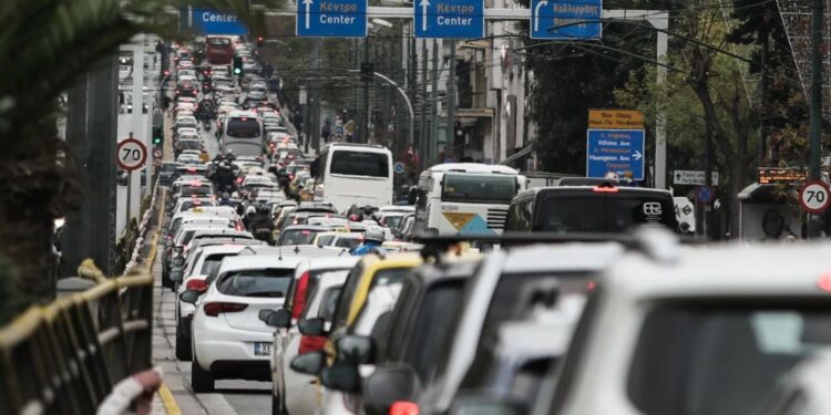 Τέλη κυκλοφορίας: Σε ποιους θα επιστραφούν χρήματα και ποιοι κινδυνεύουν με πρόστιμα