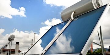 Θερμοσίφωνες και αντλίες: Επιδότηση σε όλους τους δικαιούχους εξετάζει το υπουργείο