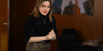 Ο Αλέξης έρχεται αντιμέτωπος με την Έλλη