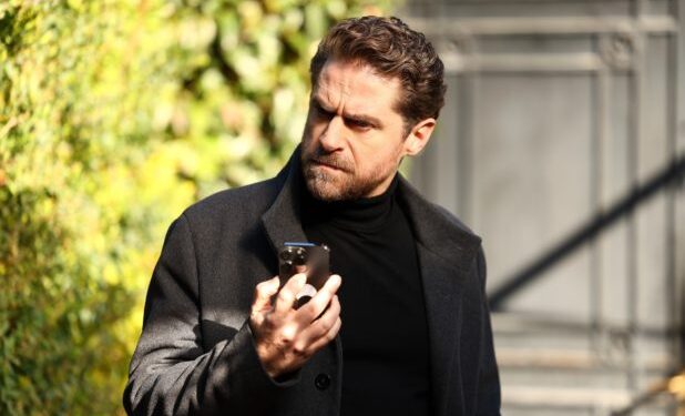 Ο Μάρκος αποκαλύπτει την ταυτότητά του στην Εβίτα