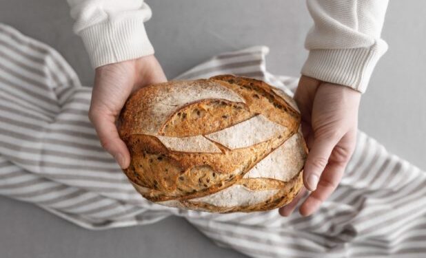 Πανεύκολη συνταγή για σπιτικό ψωμί με μόλις 4 υλικά