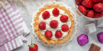 Συνταγή για λαχταριστή τάρτα με φράουλες και μασκαρπόνε