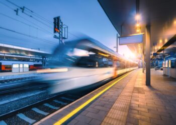 Αμερικανικά κεφάλαια στις ελληνικές τράπεζες, ιταλικά τρένα και τουρκικά αγκάθια