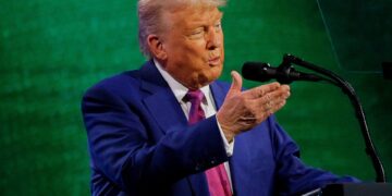 Ο πρόεδρος Τραμπ ανακοίνωσε την άρση των κυρώσεων σε βάρος της Συρίας