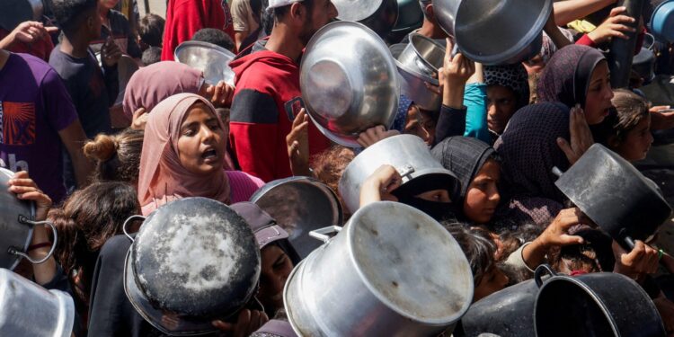 Τραμπ: Θα βοηθήσουμε να λάβουν φαγητό οι κάτοικοι της Γάζας