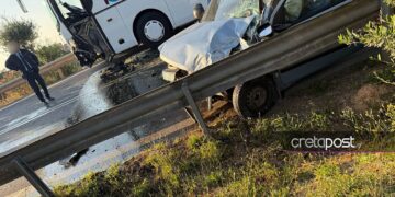 Κρήτη: Τουριστικό λεωφορείο συγκρούστηκε με αυτοκίνητο – Ένας τραυματίας