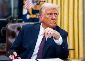 Τραμπ: Το δικαστικό μπλόκο στους δασμούς απειλεί την οικονομική ατζέντα του