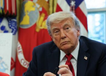 Τραμπ: Οι Χούθι «συνθηκολόγησαν» – Οι αμερικανικοί βομβαρδισμοί στην Υεμένη θα σταματήσουν αμέσως