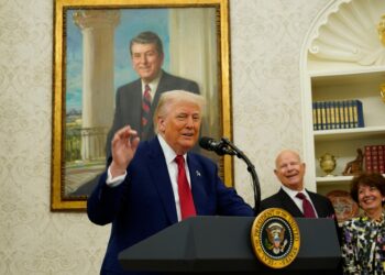 Οι δημοσιονομικές παρενέργειες από το δικαστικό μπλόκο στους δασμούς Τραμπ