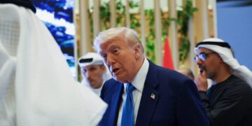 Τραμπ: Επιστρέφει στις ΗΠΑ χωρίς στάση στην Τουρκία