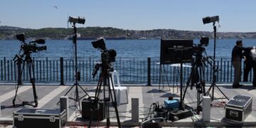 Οι Ρώσοι περιμένουν τους Ουκρανούς και ο Τραμπ τον Πούτιν