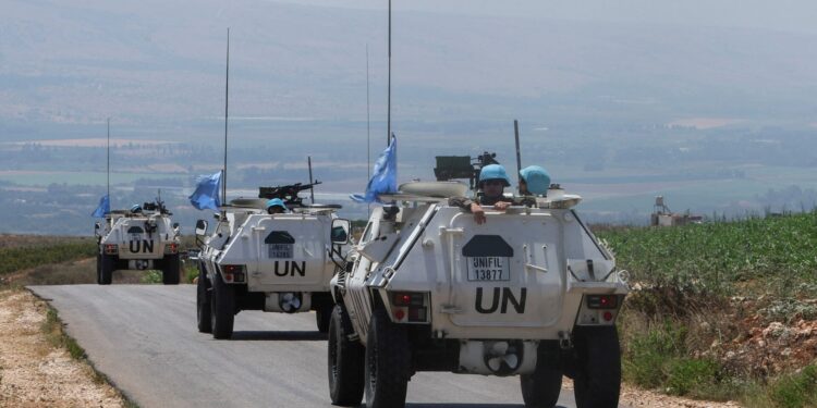 Η UNIFIL λέει ότι η περίμετρος της ειρηνευτικής βάσης στο νότιο Λίβανο επλήγη από ισραηλινά πυρά