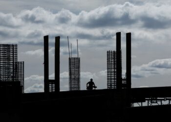 Στην τελική ευθεία η εξειδίκευση των όρων για τις οικοδομικές άδειες