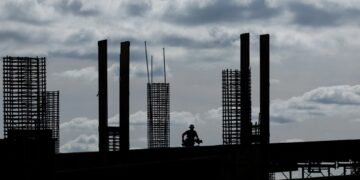 Στην τελική ευθεία η εξειδίκευση των όρων για τις οικοδομικές άδειες