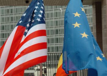 ΕΕ-ΗΠΑ: «Καλή» η επικοινωνία Σέφτσοβιτς – Λάτνικ για το ζήτημα των δασμών