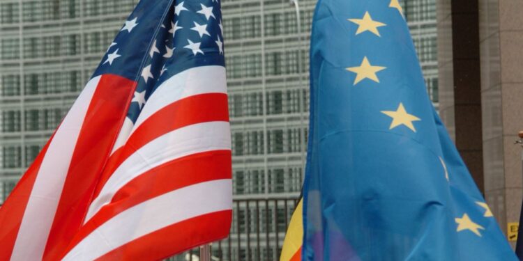 ΕΕ-ΗΠΑ: «Καλή» η επικοινωνία Σέφτσοβιτς – Λάτνικ για το ζήτημα των δασμών