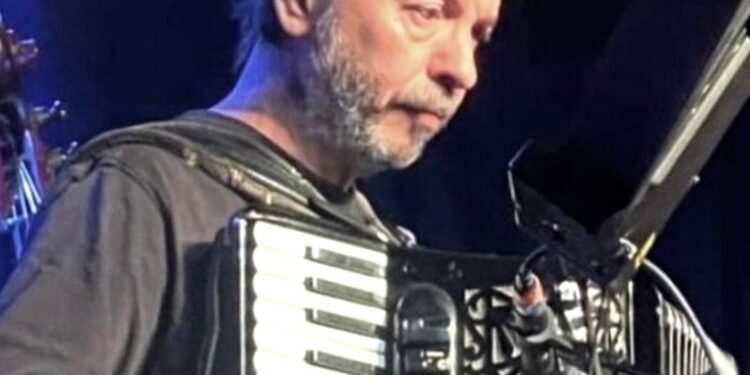 Πέθανε ο δεξιοτέχνης του ακορντεόν – Ήταν επί χρόνια συνεργάτης του Σταύρου Ξαρχάκου