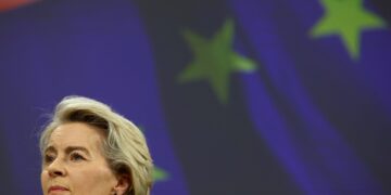 Φον ντερ Λάιεν: Πίεση στον Πούτιν μέχρι να είναι έτοιμος για ειρήνη