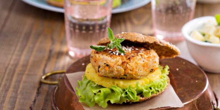 Συνταγή για ζουμερά μπιφτέκια γαρίδας με τζίντζερ