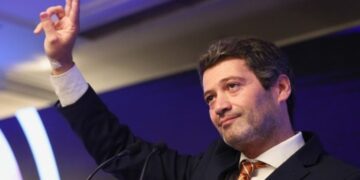 Η ακροδεξιά έγινε το μεγαλύτερο κόμμα της αντιπολίτευσης